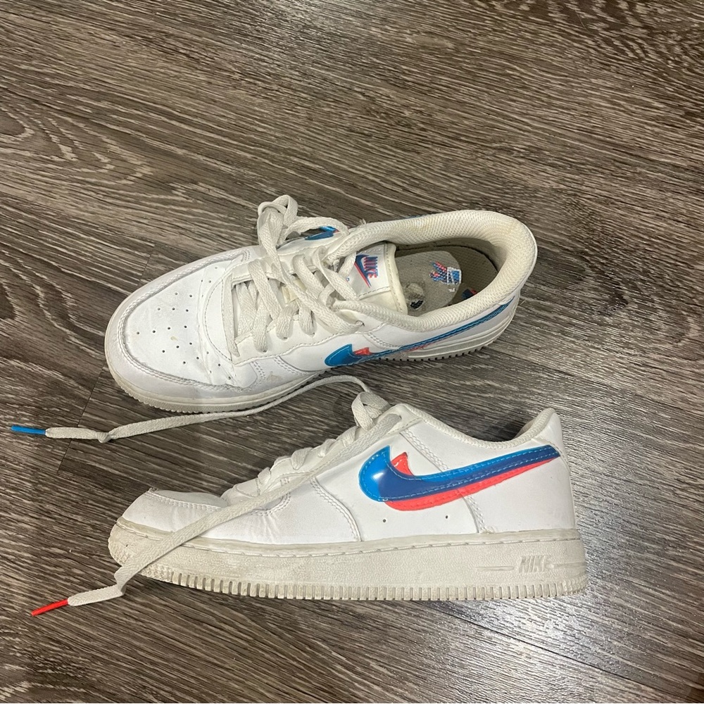 MOVING SALE Nike Air Force hologram
